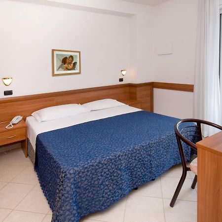 Residence Clipper Giulianova Exterior foto